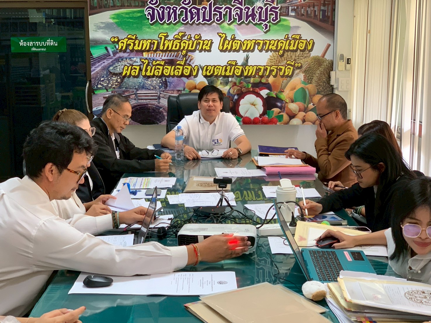 title - วันพุธที่ 18 มีนาคม 2569 เวลา 09.30 น. นายวิทูล ประดิษฐบุญ ปฏิรูปที่ดินจังหวัดปราจีนบุรี  พร้อมด้วยผู้อำนวยการกลุ่มงานช่างและแผนที่ ผู้อำนวยการกลุ่มกฎหมาย  ผู้อำนวยการกลุ่มการเงินบัญชีและจัดเก็บผลประโยชน์  ผู้อำนวยการกลุ่มยุทธศาสตร์และการปฏิรูปที่ดินและเจ้าหน้าที่ส.ป.ก.ปราจีนบุรี ที่เกี่ยวข้องจัดการประชุมคณะทำงานตรวจสอบคุณสมบัติผู้ยื่นคำขอเข้าทำประโยชน์ในเขตปฏิรูปที่ดินจังหวัดปราจีนบุรีครั้งที่ 7/2569 ณ ห้องประชุมสำนักงานการปฏิรูปที่ดินจังหวัดปราจีนบุรี